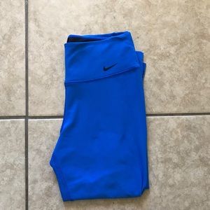 Capri-length Nike workout leggings